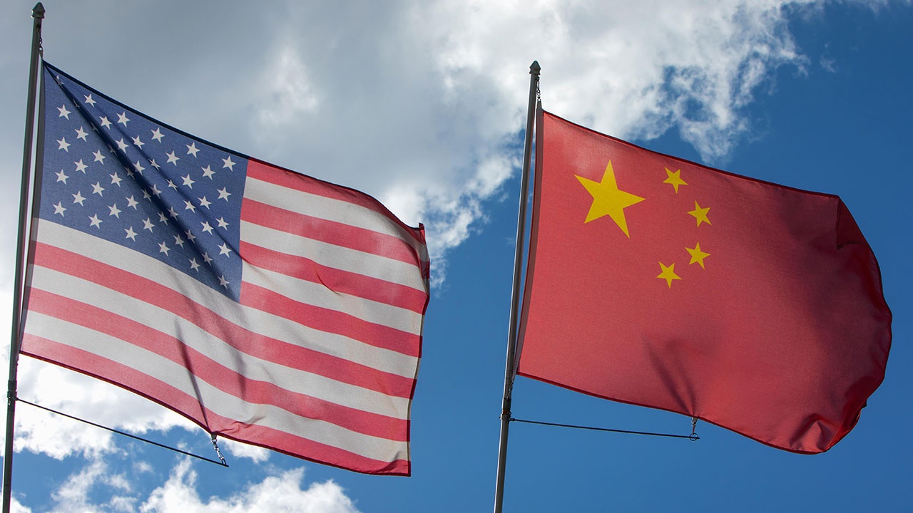 Китай потребовал, чтобы США перестали его очернять