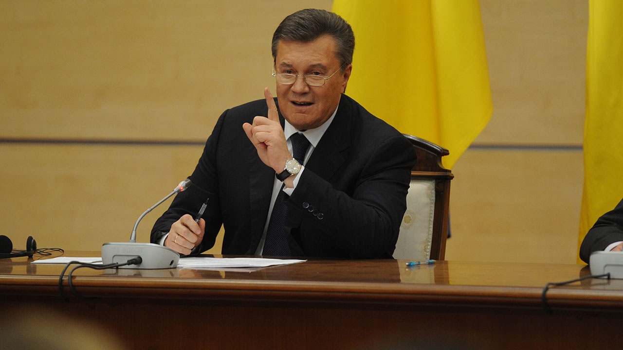 Янукович призвал украинцев решить, хотят ли они воевать до последнего украинца
