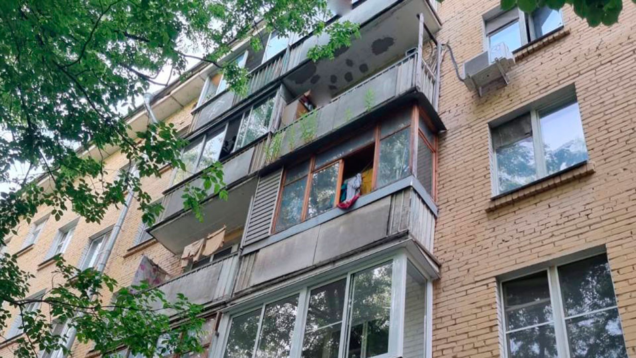 В Москве скончался выпавший из окна ребенок в Лианозово