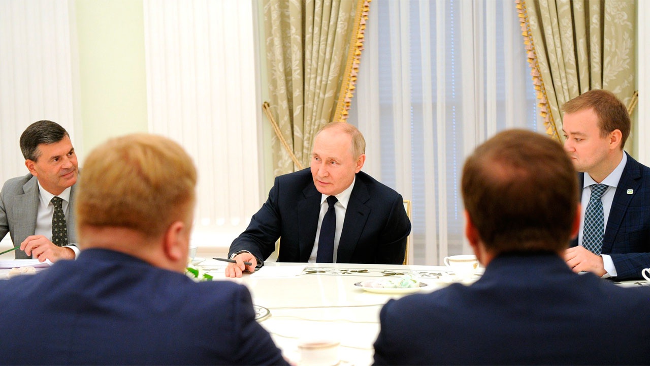 Путин описал возвращение в РФ IT-специалистов словами «дома - лучше»