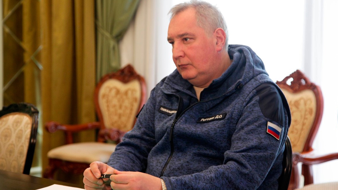 Путин освободил Рогозина от должности гендиректора Роскосмоса