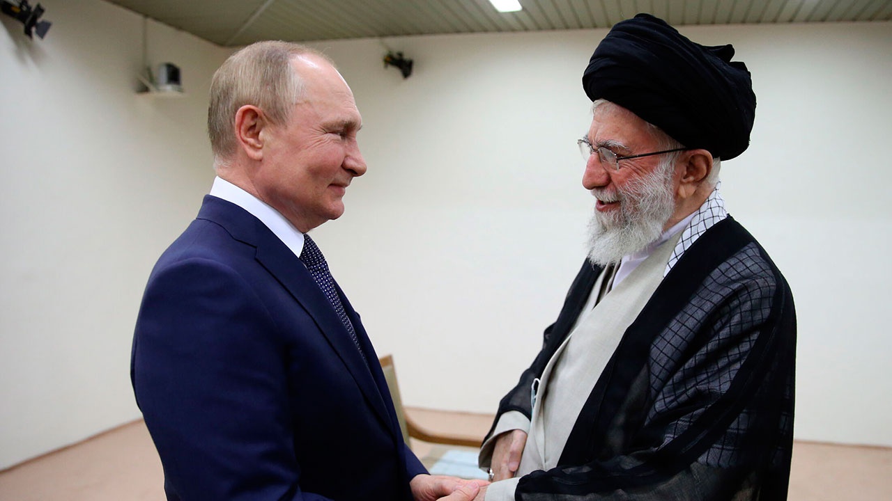 Али Хаменеи: если бы РФ не остановила НАТО на Украине, альянс мог начать войну под предлогом Крыма