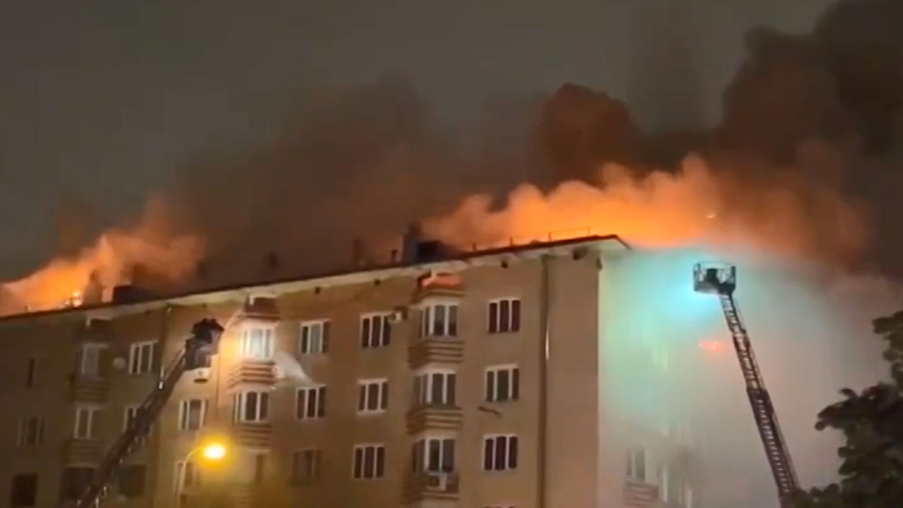 МЧС РФ: открытое горение в восьмиэтажке на Ленинском проспекте ликвидировано