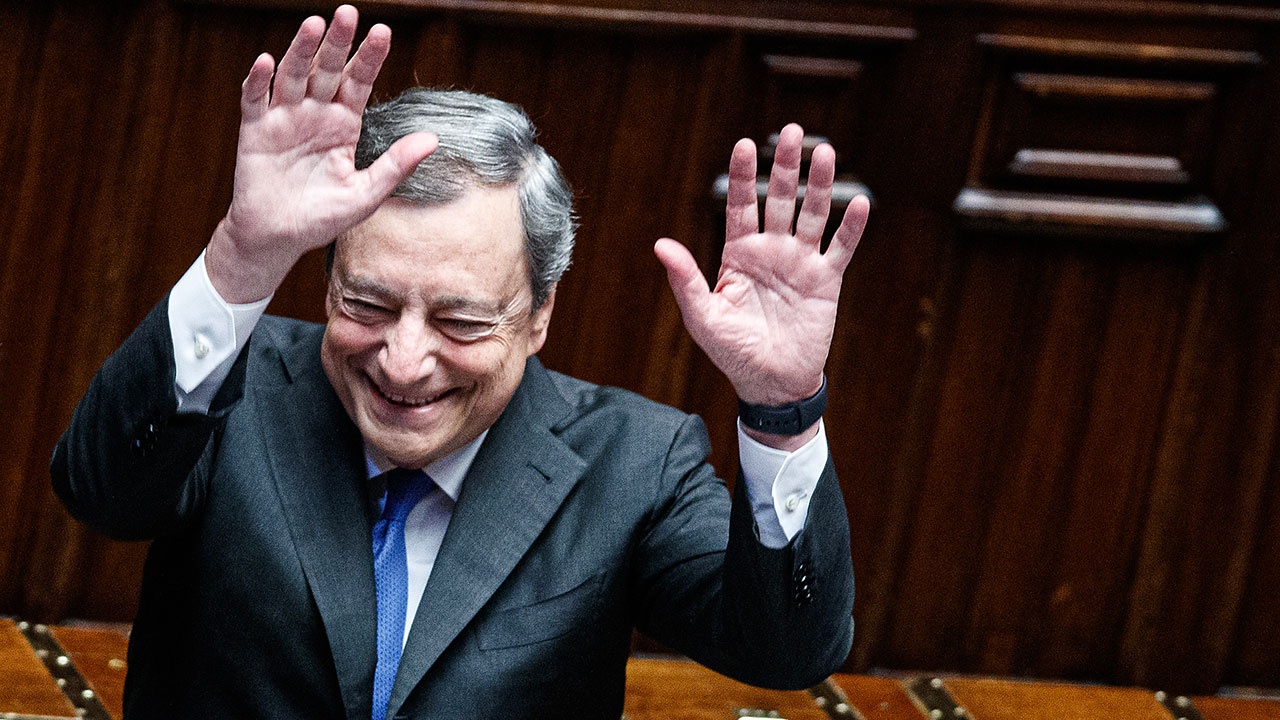 Президент Италии принял отставку премьер-министра Драги