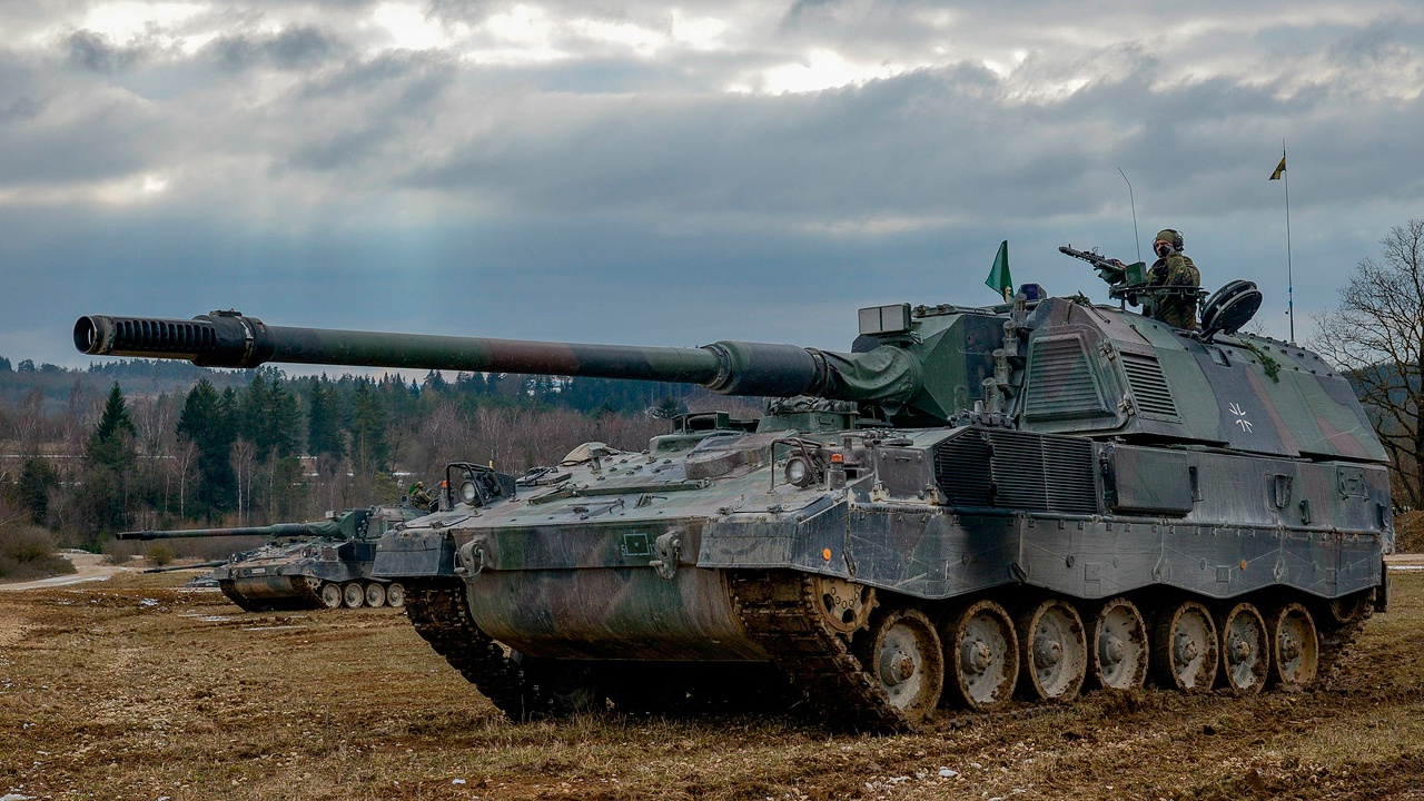 Кабмин ФРГ одобрил продажу Киеву 100 самоходных гаубиц Panzerhaubitze 2000