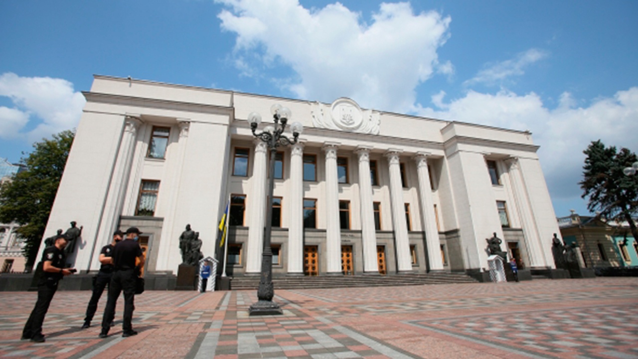 Рада приняла закон, уравнивающий в правах украинцев и поляков