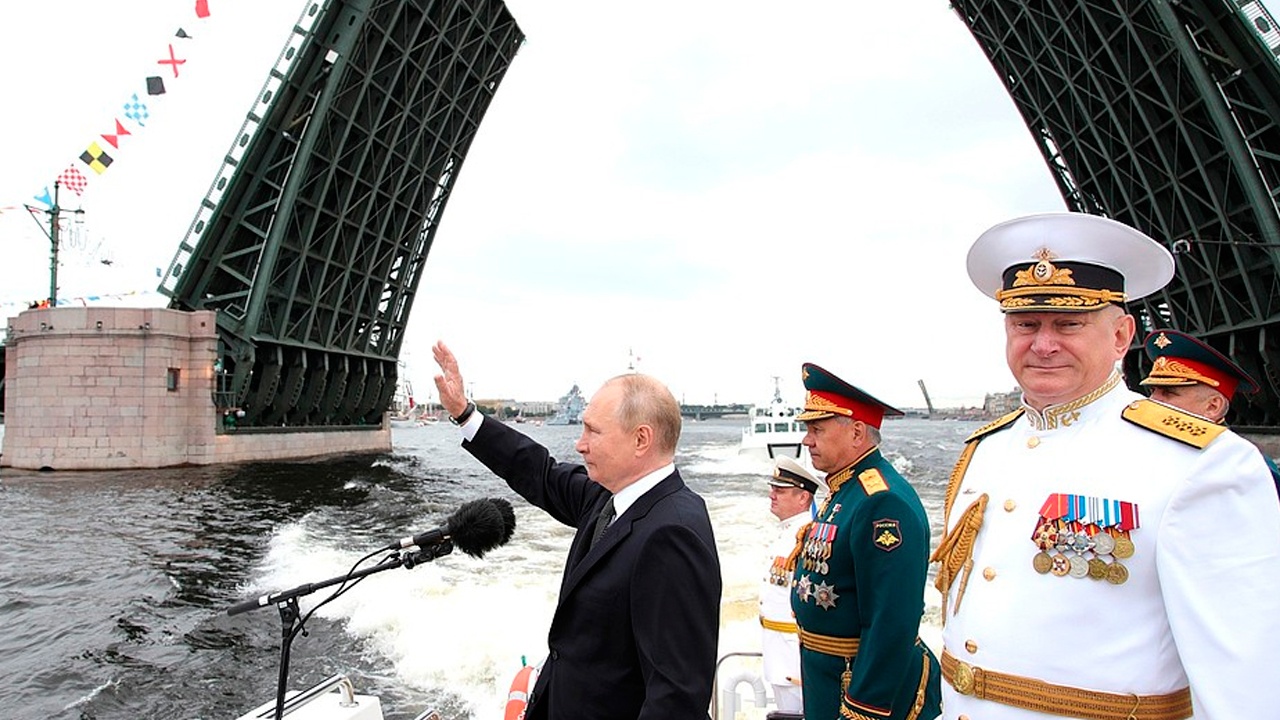 Mirror: заявление Путина о гиперзвуковых «Цирконах» у ВМФ РФ вызвало тревогу в Британии