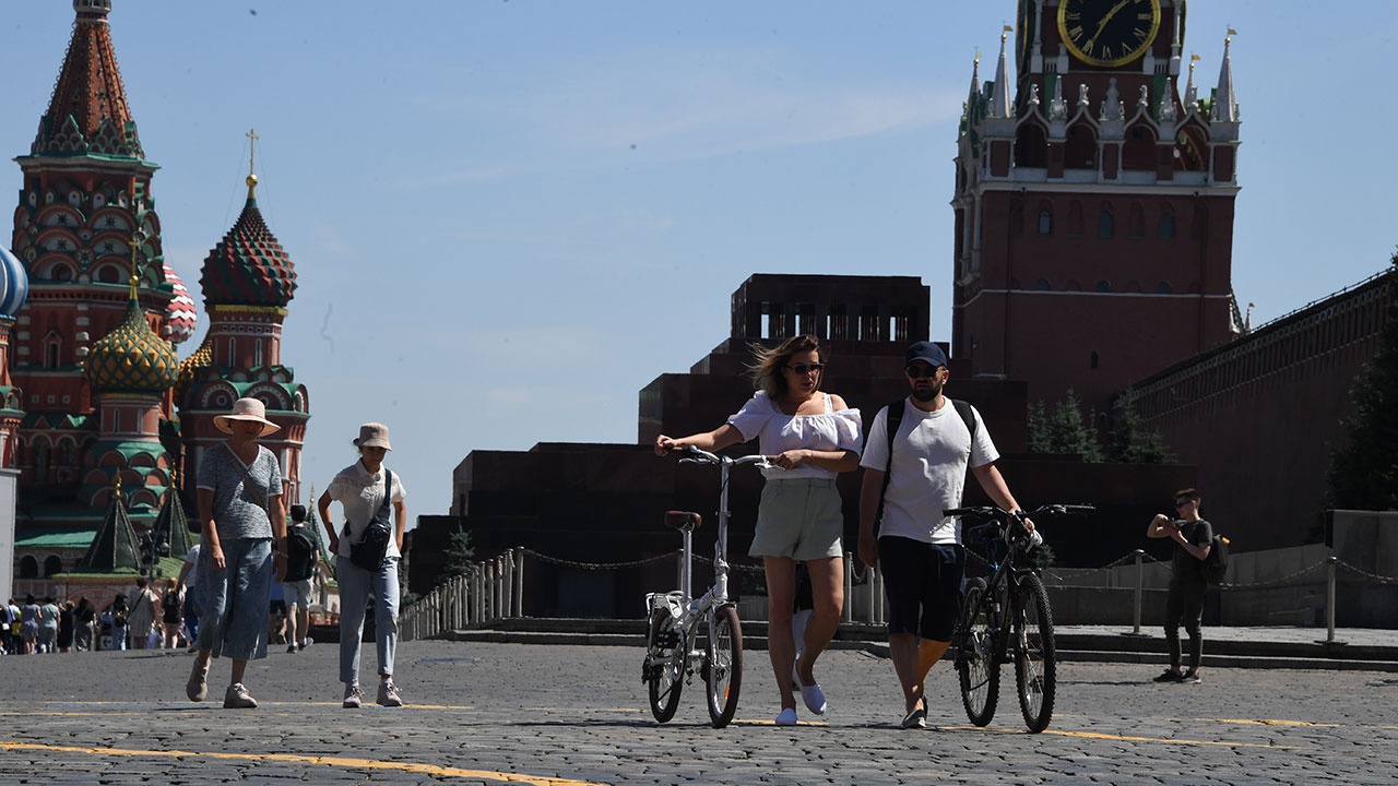 Синоптик предупредил о спаде жары в Москве