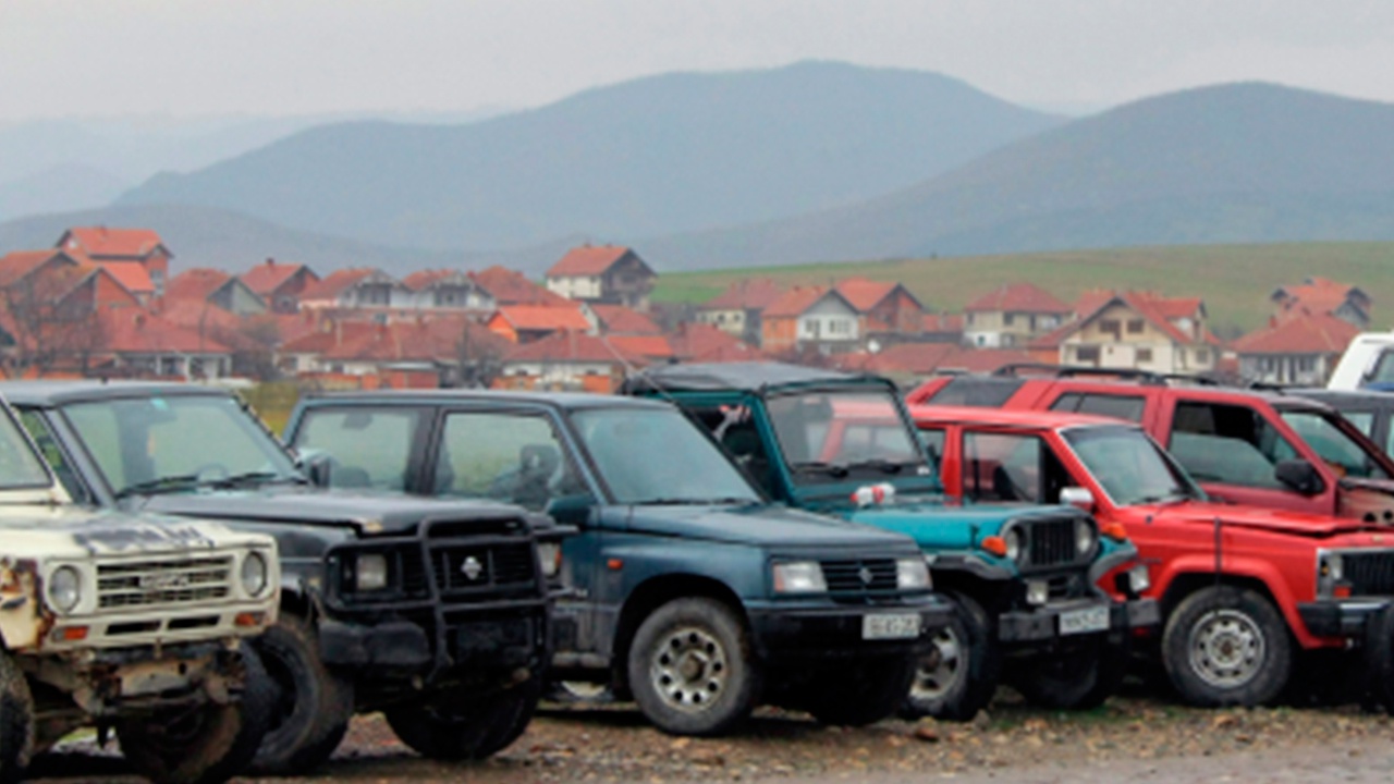 В Косово намерены продолжить перерегистрацию машин сербов