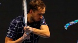 Теннисист Медведев ответил обозвавшему его лузером болельщику