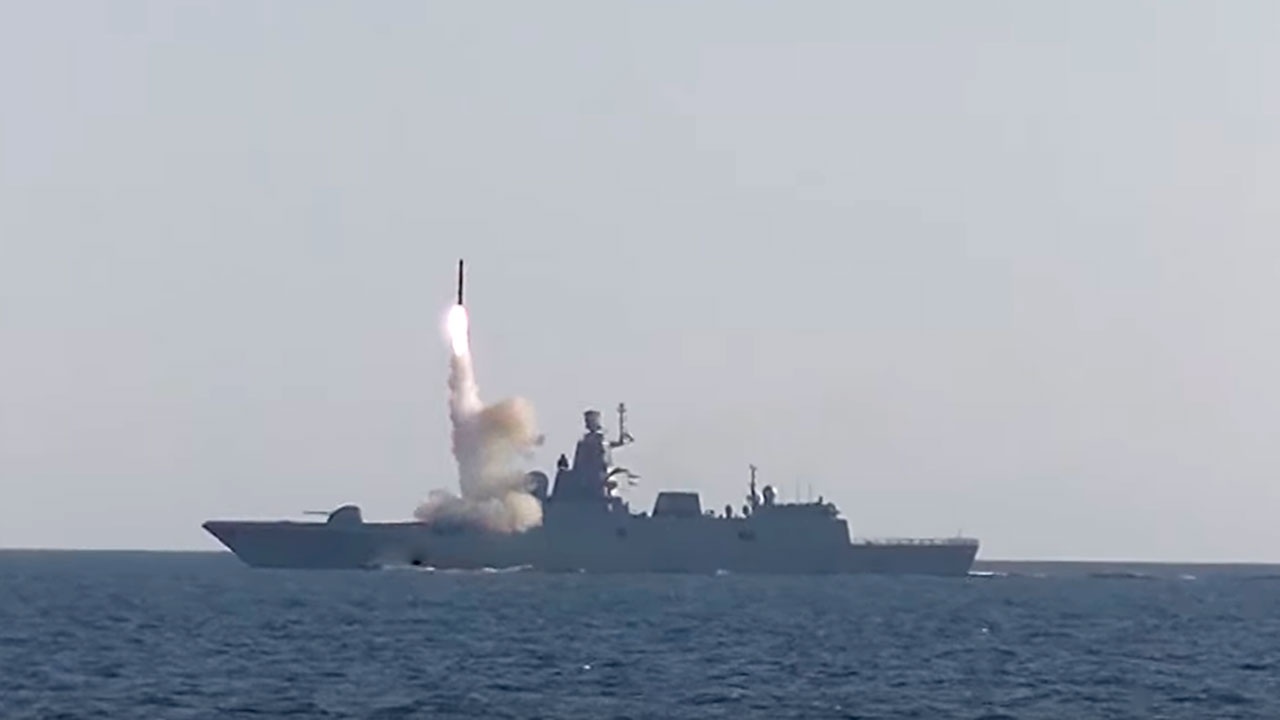 Шойгу объявил, что МО РФ начинает серийное производство ракет «Циркон» и продолжает производство ракет «Кинжал»