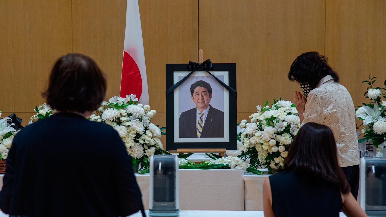 Глава полиции Японии уйдет в отставку из-за убийства Абэ