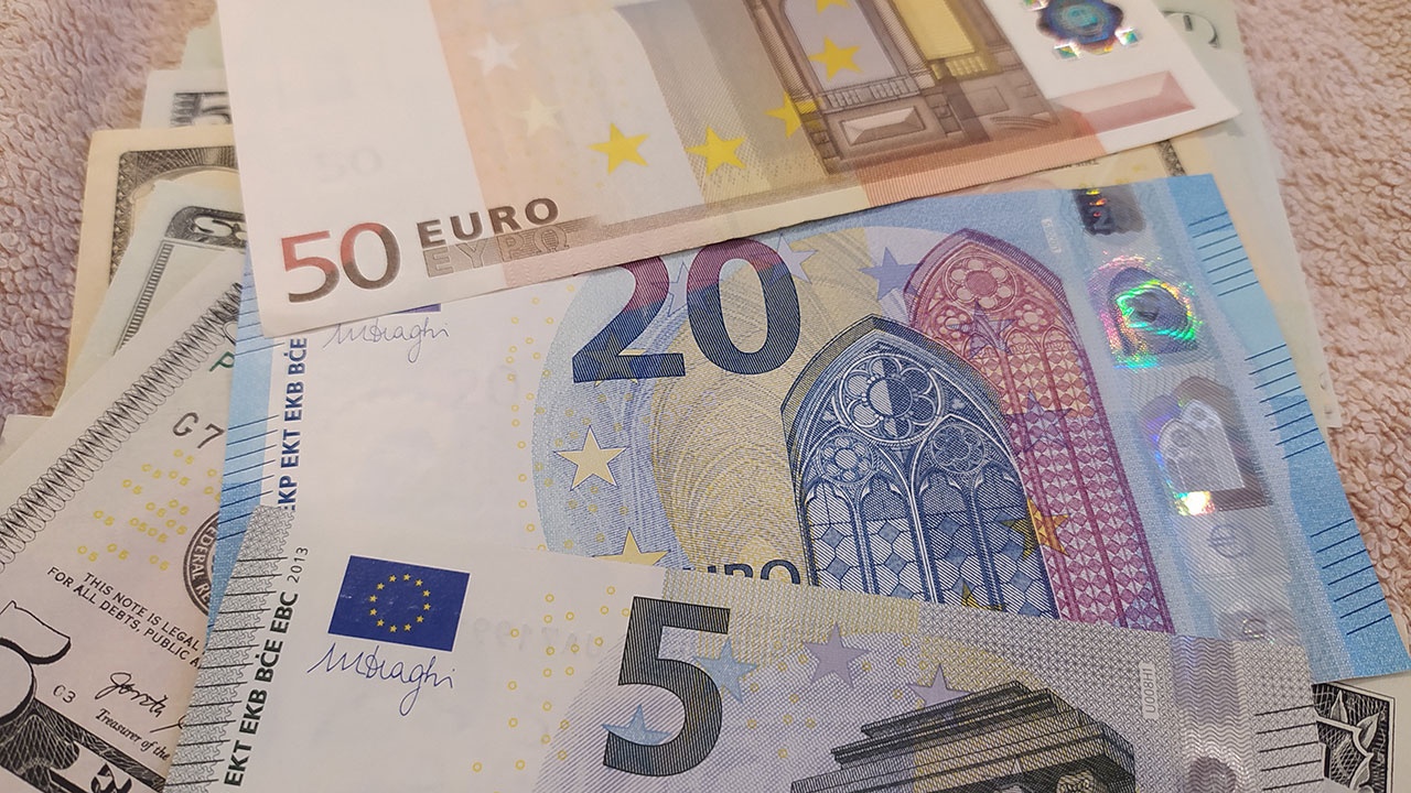 РБК: в Европе рассказали, что станет с изъятой у россиян на границе валютой