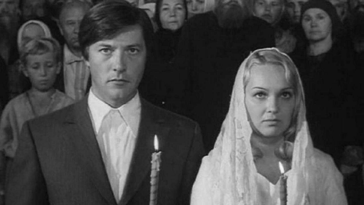 Т/с «Рожденная революцией». 1-я и 2-я серии (12+) Т/с «Рожденная революцией». 1-я и 2-я серии (12+)