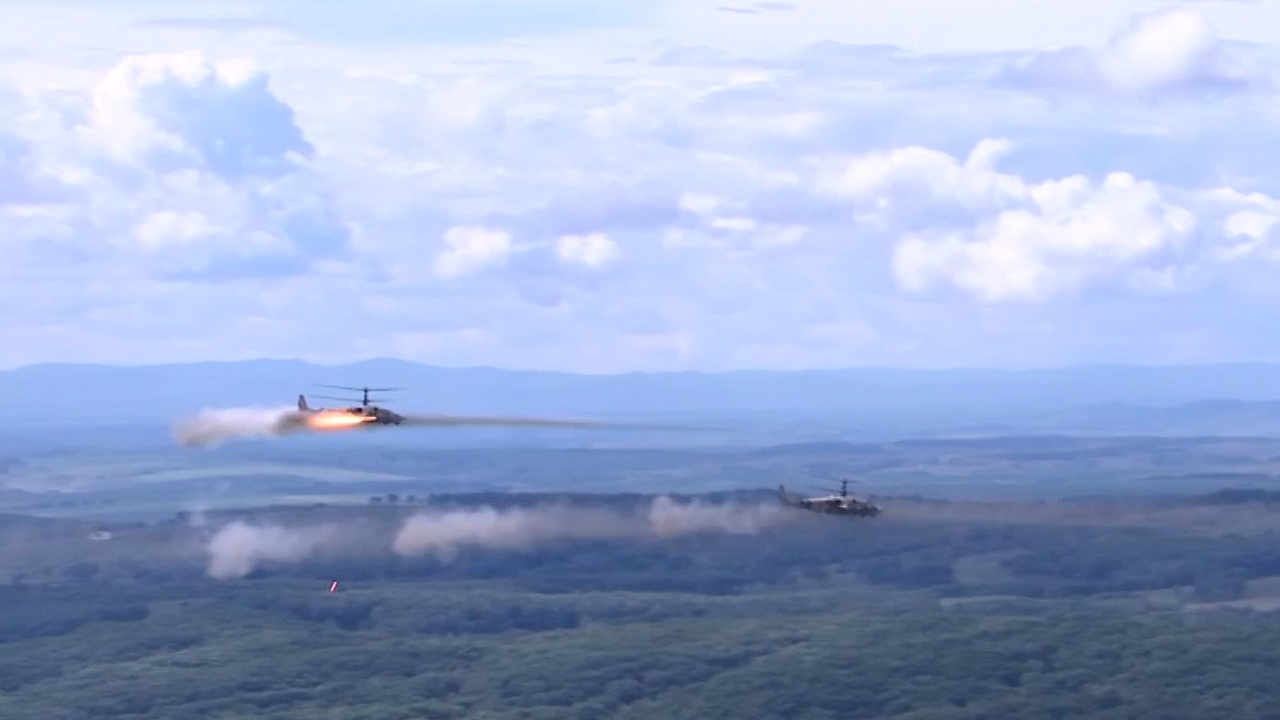 Высадили десант в белгородской области. СКШУ Восток 2022. Ка-52 Аллигатор. Ка-52 вертолёт. Вертолет ка-52 "Аллигатор".