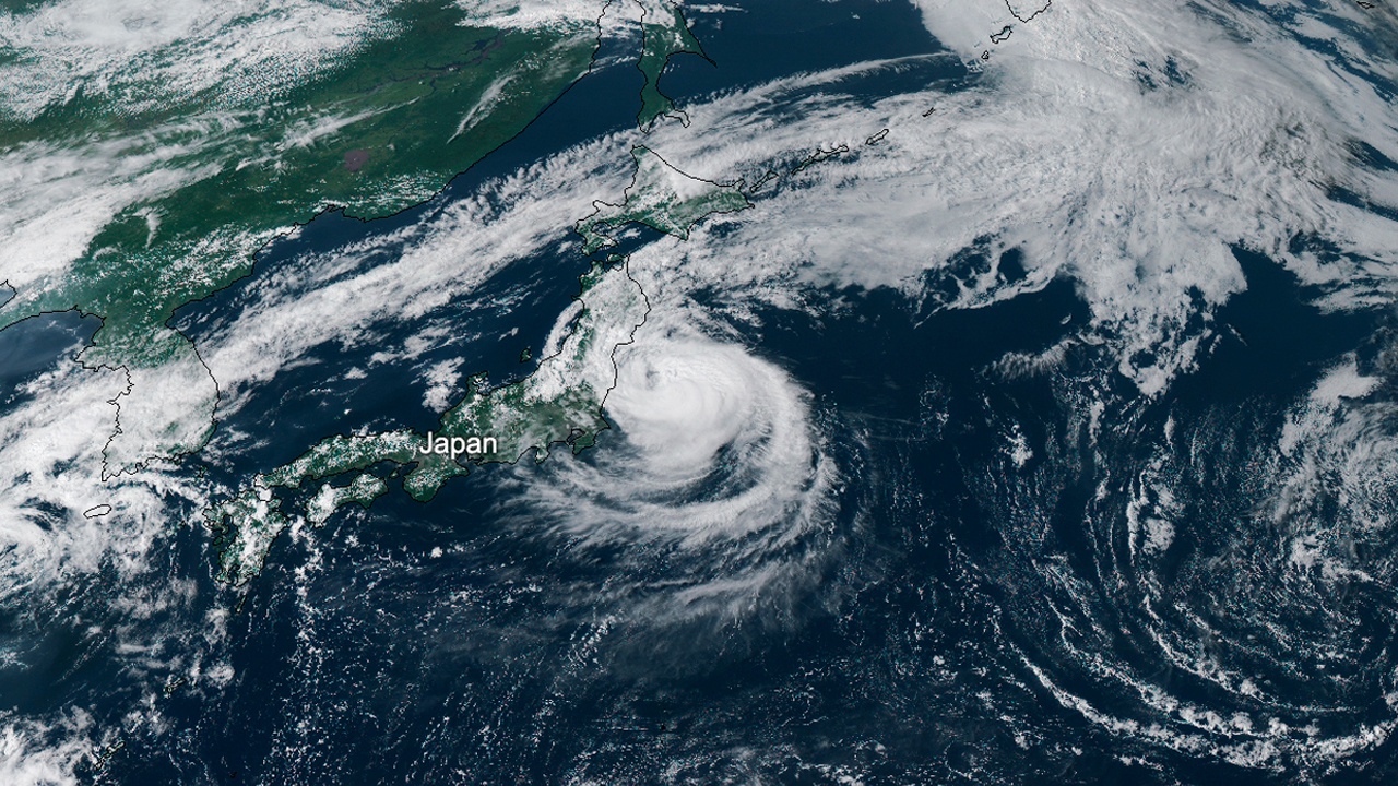 Мощный тайфун «Муйфа» движется в сторону Тайваня и Японии