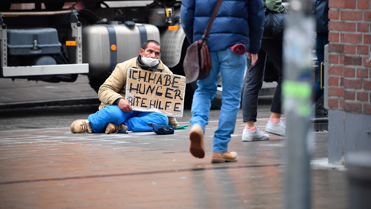 Штайнмайер заявил, что в ближайшие месяцы в Германии вырастет число бездомных 