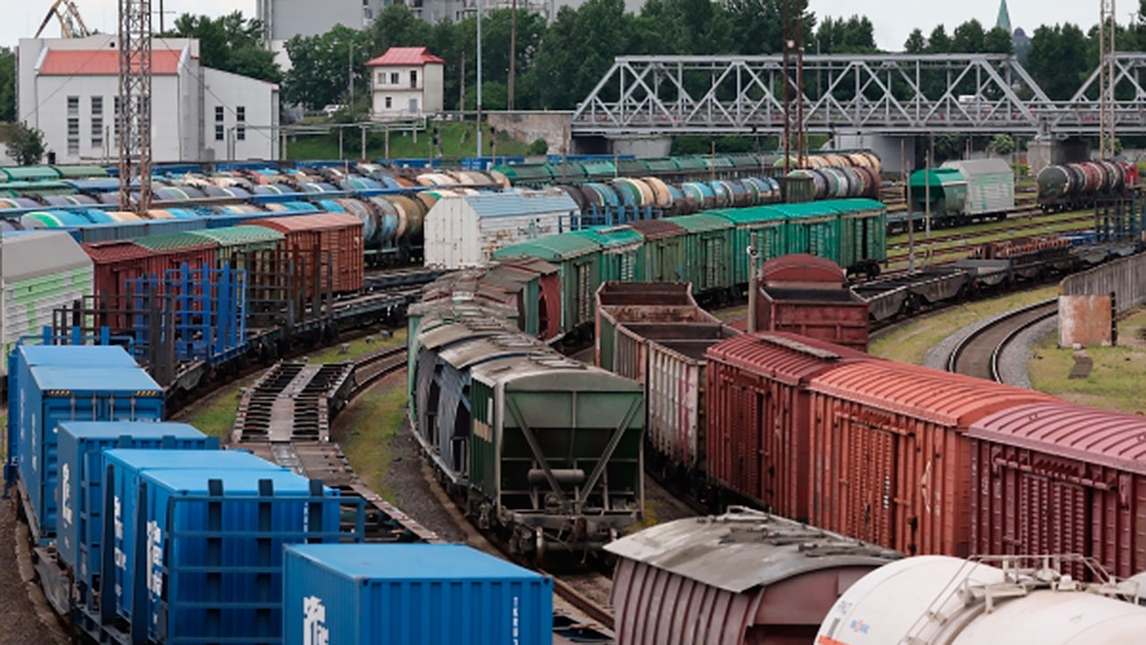 Власти РФ выделят 5,5 млрд рублей Калининградской области после ограничений на транзит