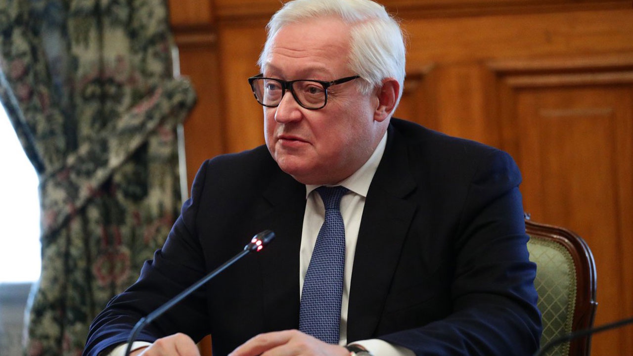 Рябков: Лондон и Вашингтон пытаются «замести под ковер» информацию о биологической деятельности США на Украине