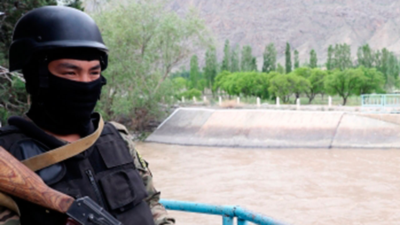 В Киргизии сообщили о четырех раненых военных в столкновениях на границе с Таджикистаном
