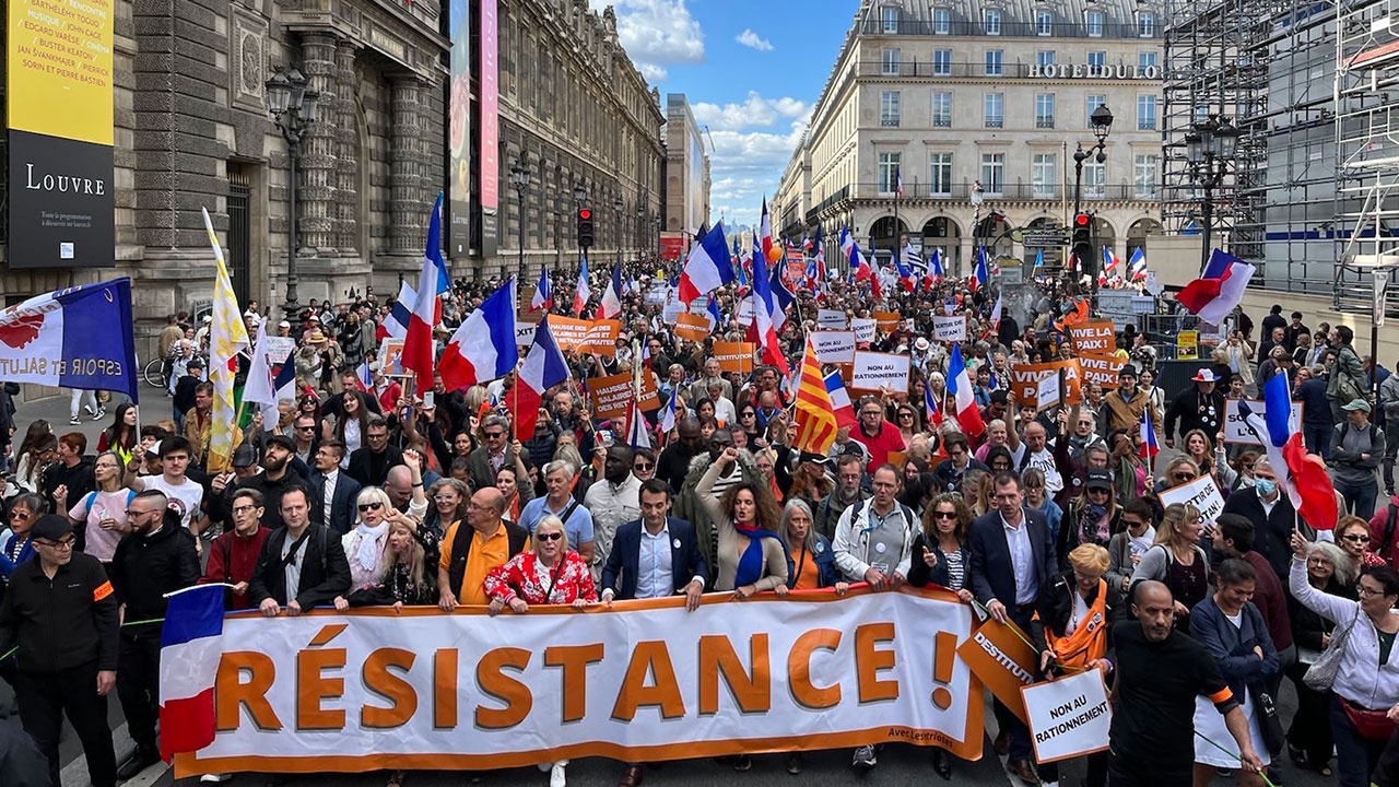 Франция против санкций. Митинги во Франции. Протесты в Европе. Протесты во Франции. Митинги во Франции 2022.