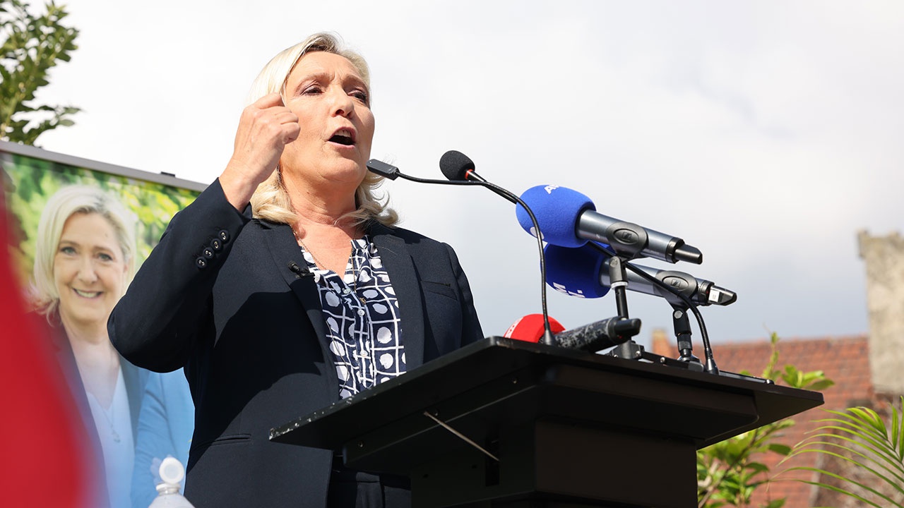 Ле Пен назвала «геополитической ошибкой» участие Франции в антироссийских санкциях