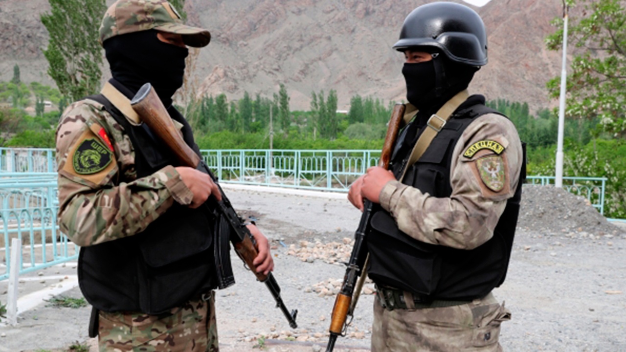 Таджикистан и Киргизия договорились разблокировать дороги в зоне конфликта