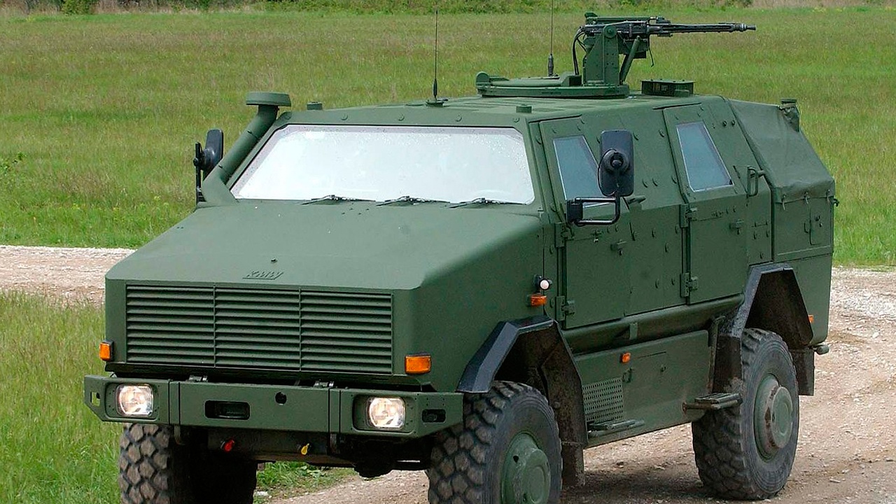 Германия поставит Киеву две РСЗО MARS II и 50 бронемашин Dingo