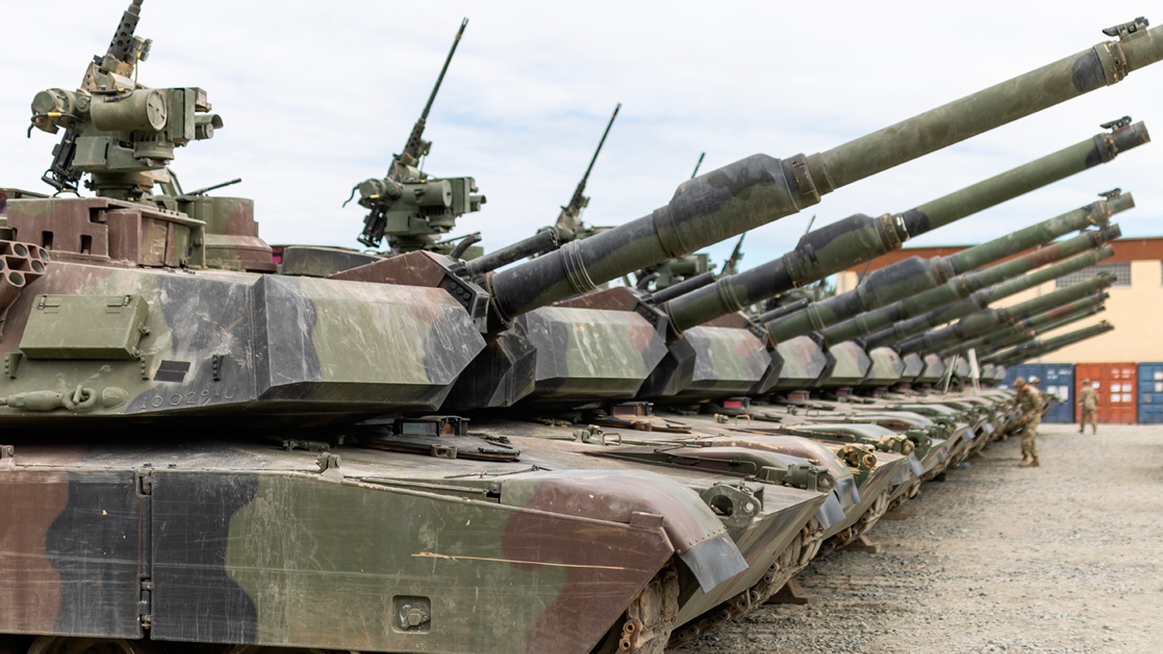Польша выставит на востоке страны американские танки Abrams и вертолеты Apache