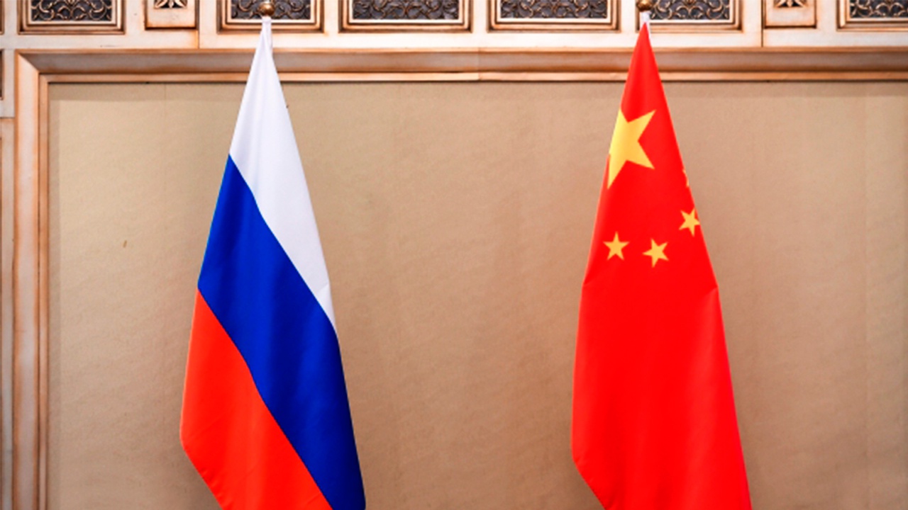 Пекин уличил США и Европу в высокомерии в отношении Москвы