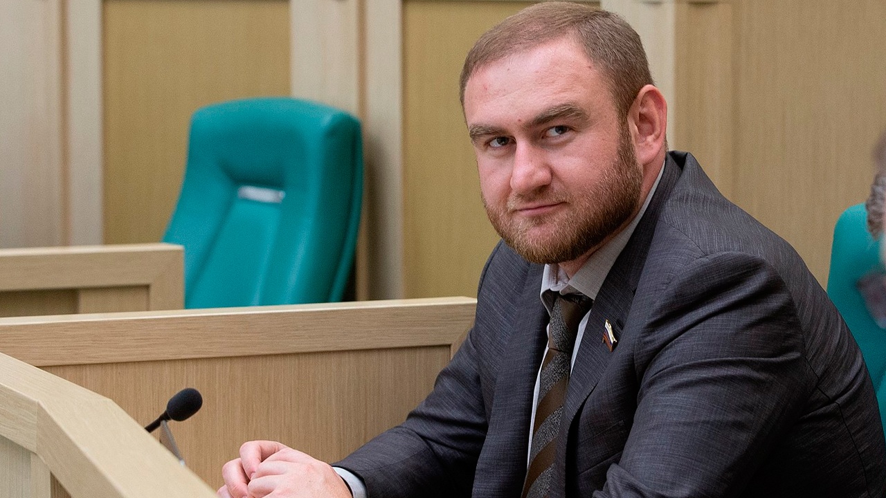 Присяжные признали экс-сенатора Арашукова виновным в организации убийств 