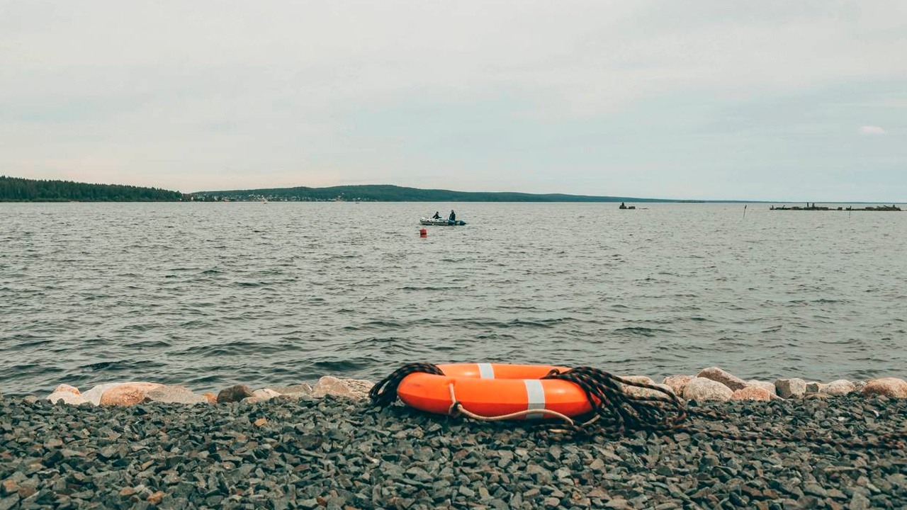 В Карелии нашли тела трех туристов после опрокидывания лодки в Онежском озере