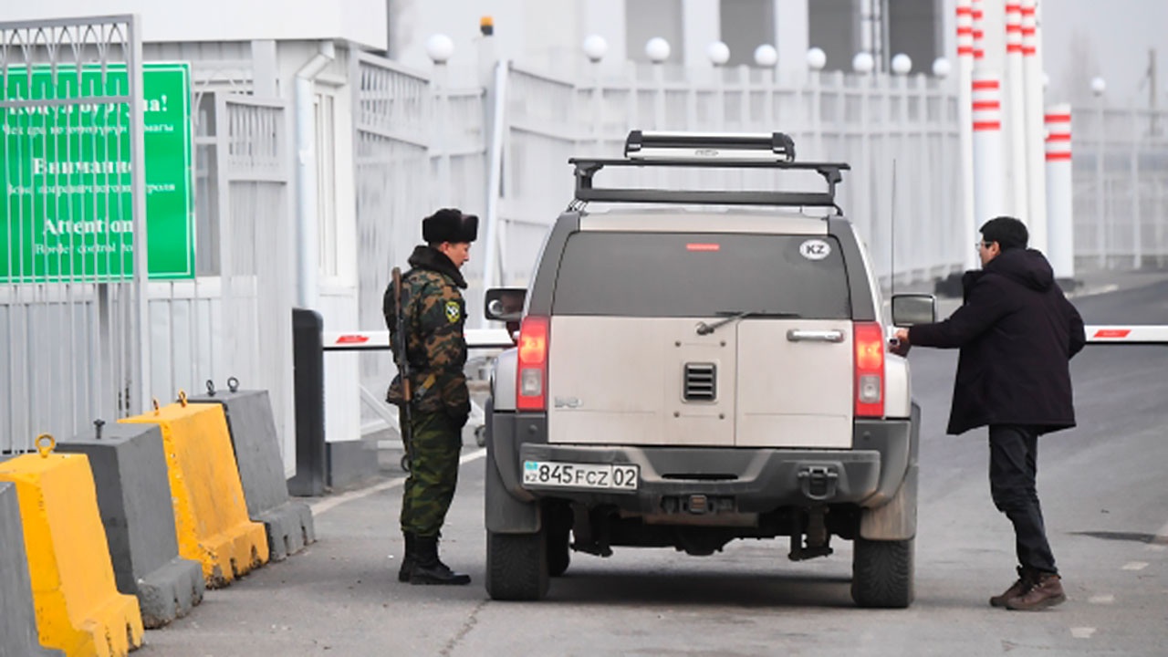 КНБ Казахстана опроверг информацию о закрытии границы с Россией