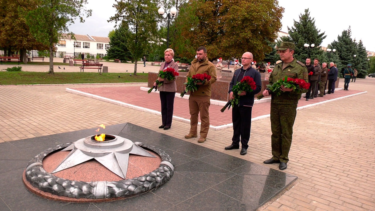 «Это про справедливость»: Кириенко принял участие в открытии мемориала «Непокоренные» в ЛНР