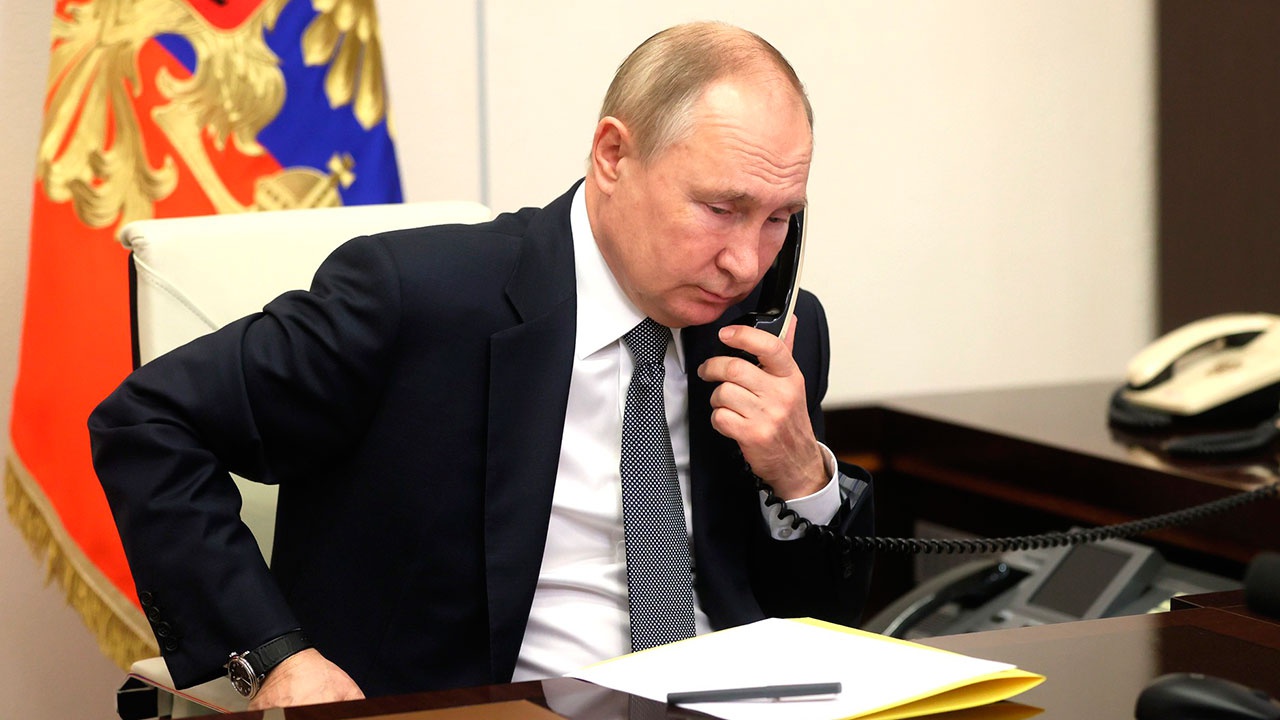 Путин и Эрдоган обсудили по телефону ситуацию на Украине и референдумы