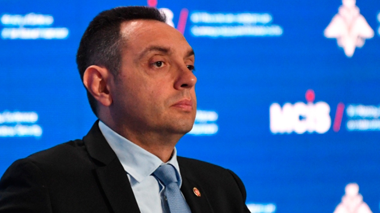 Министр МВД Сербии напомнил украинскому послу о преступлениях НАТО
