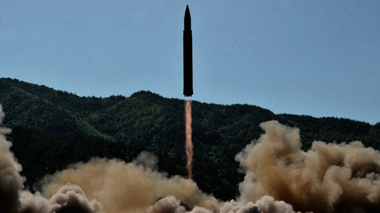 В Минобороны Японии назвали пуск ракеты КНДР самым продолжительным в истории