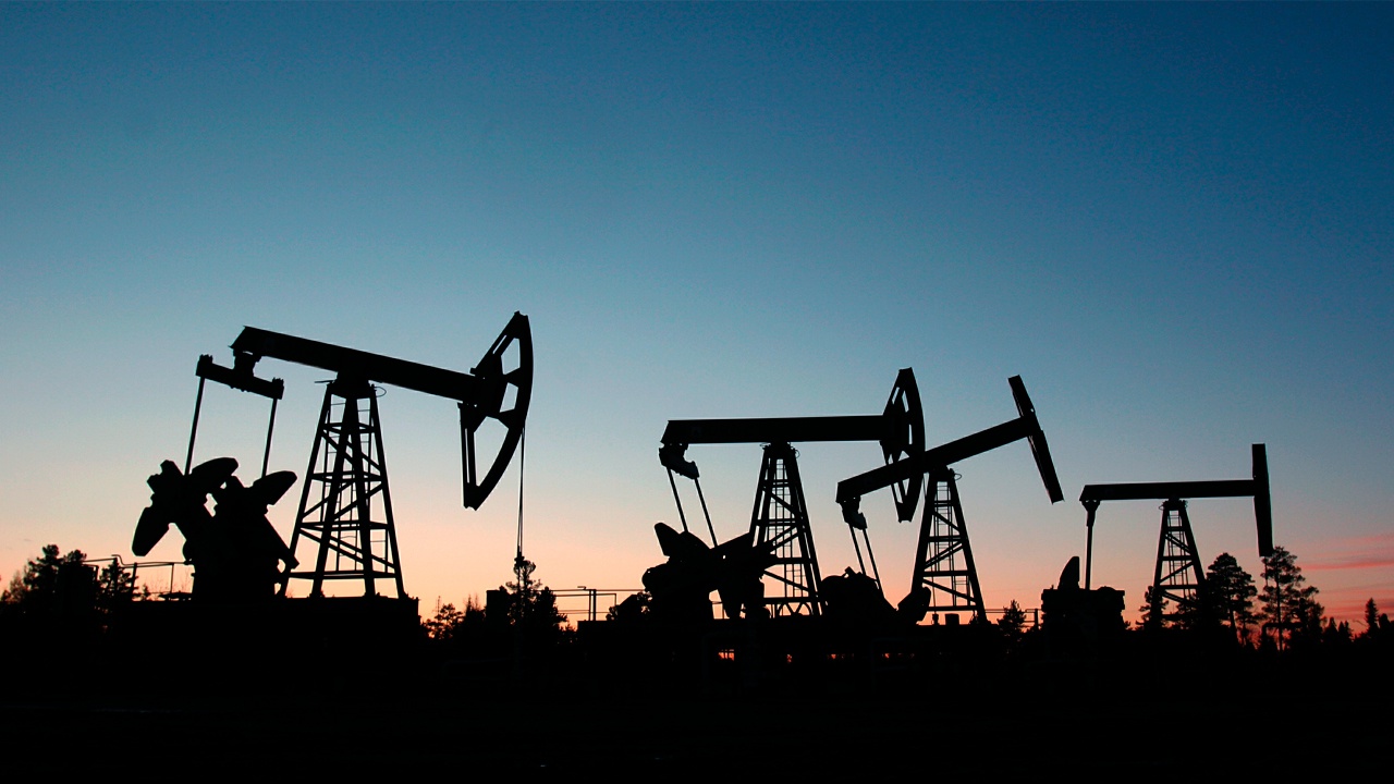 Нефтяной мандраж: как решение ОПЕК+ о сокращении добычи посеяло панику на Западе