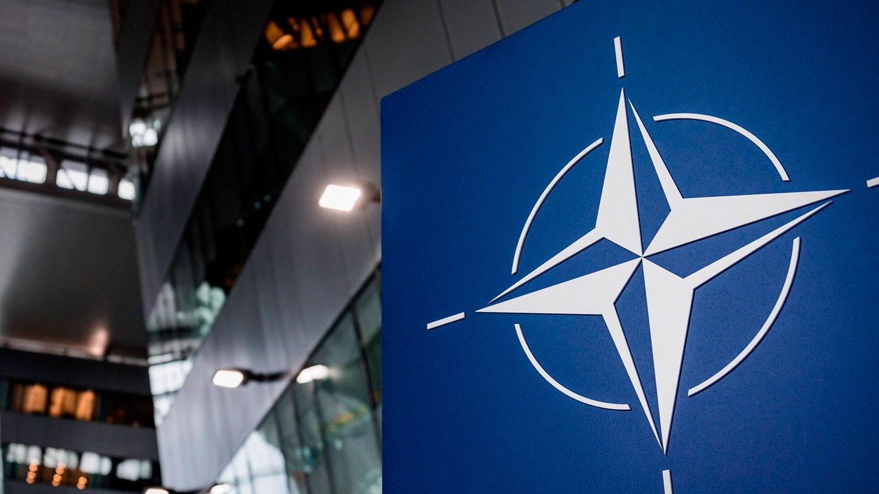 Комиссар ЕС назвал препятствующее вступлению Украины в НАТО условие