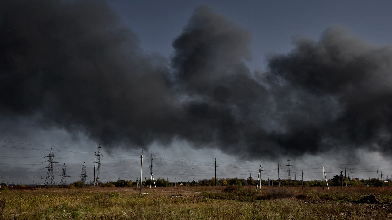 Зеленский заявил, что с 10 октября были повреждены 30% электростанций Украины
