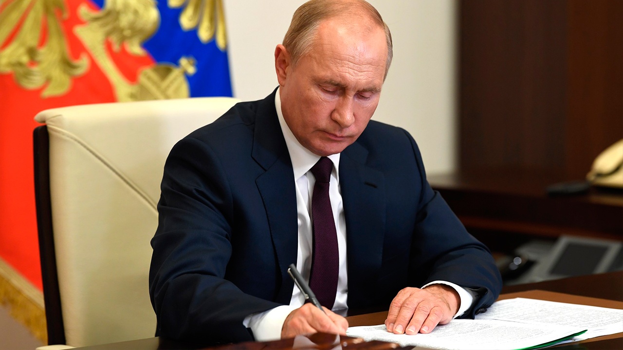 Путин подписал закон о праве мобилизованных передавать управление бизнесом на время участия в СВО