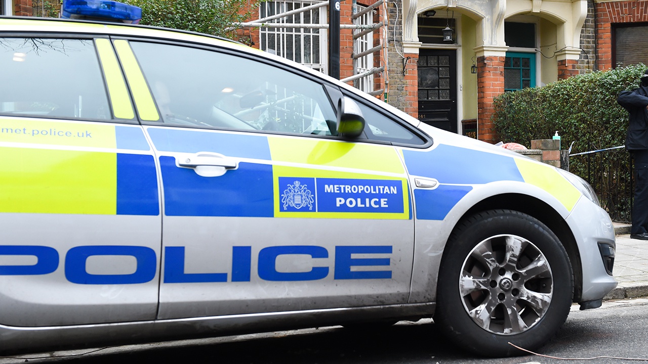 В Лондоне задержан мужчина, разгуливающий с ножом недалеко от здания парламента