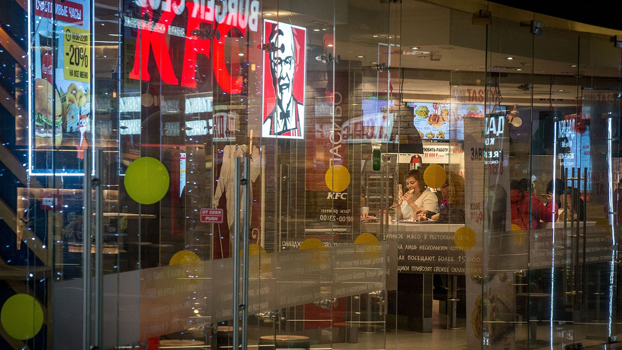 Владелец KFC продает около 70 ресторанов в РФ местному менеджменту