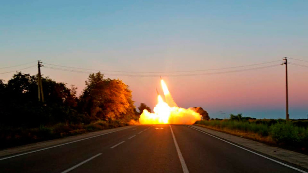ВСУ обстреляли город Золотое-2 в ЛНР двумя ракетами HIMARS