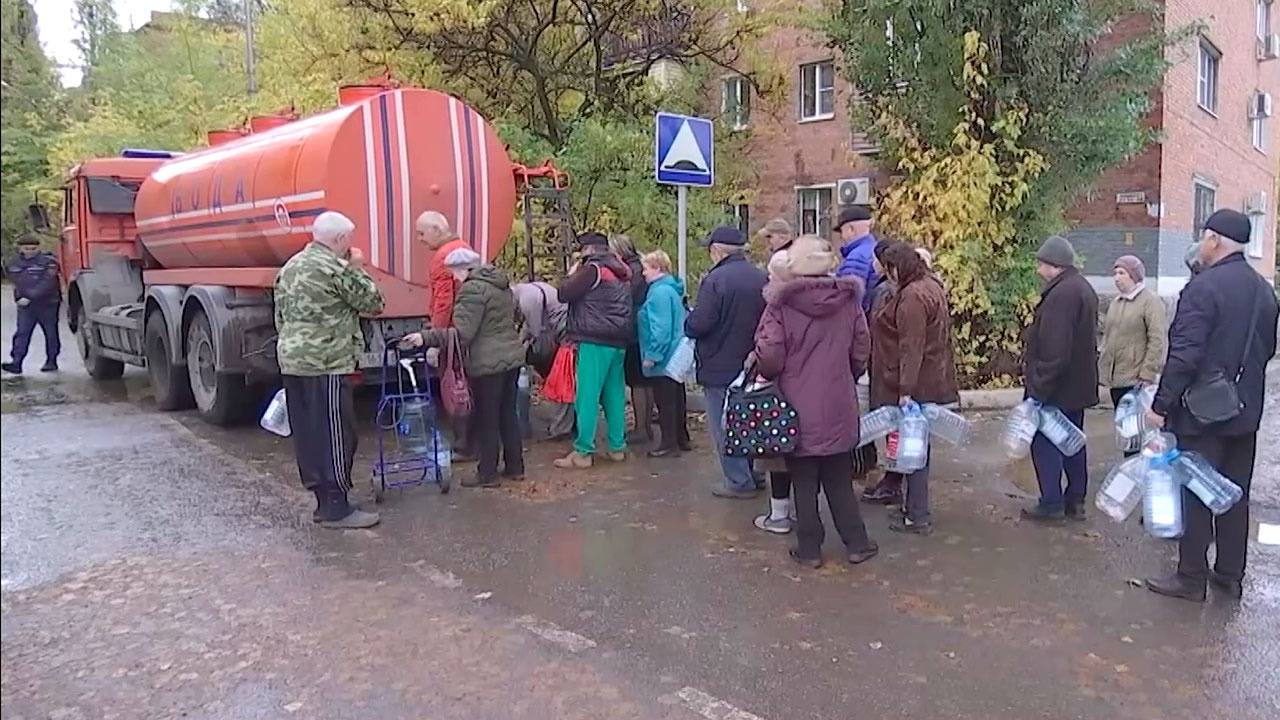 Погода в каменске шахтинском. Подвоз воды в Каменск-Шах. Подача воды благоустройство. ЧС В Каменск-Шахтинске. ДТП Каменск Шахтинский.