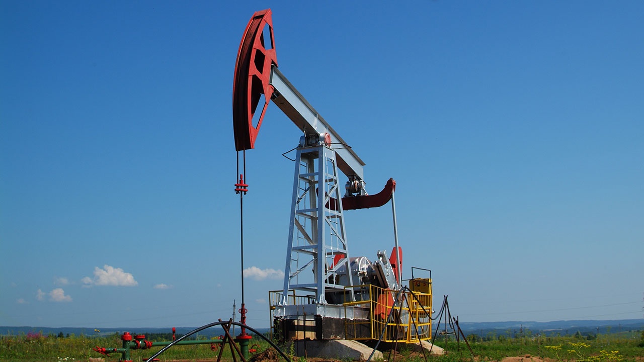 Bloomberg: США повысили ценовой лимит на нефть из РФ