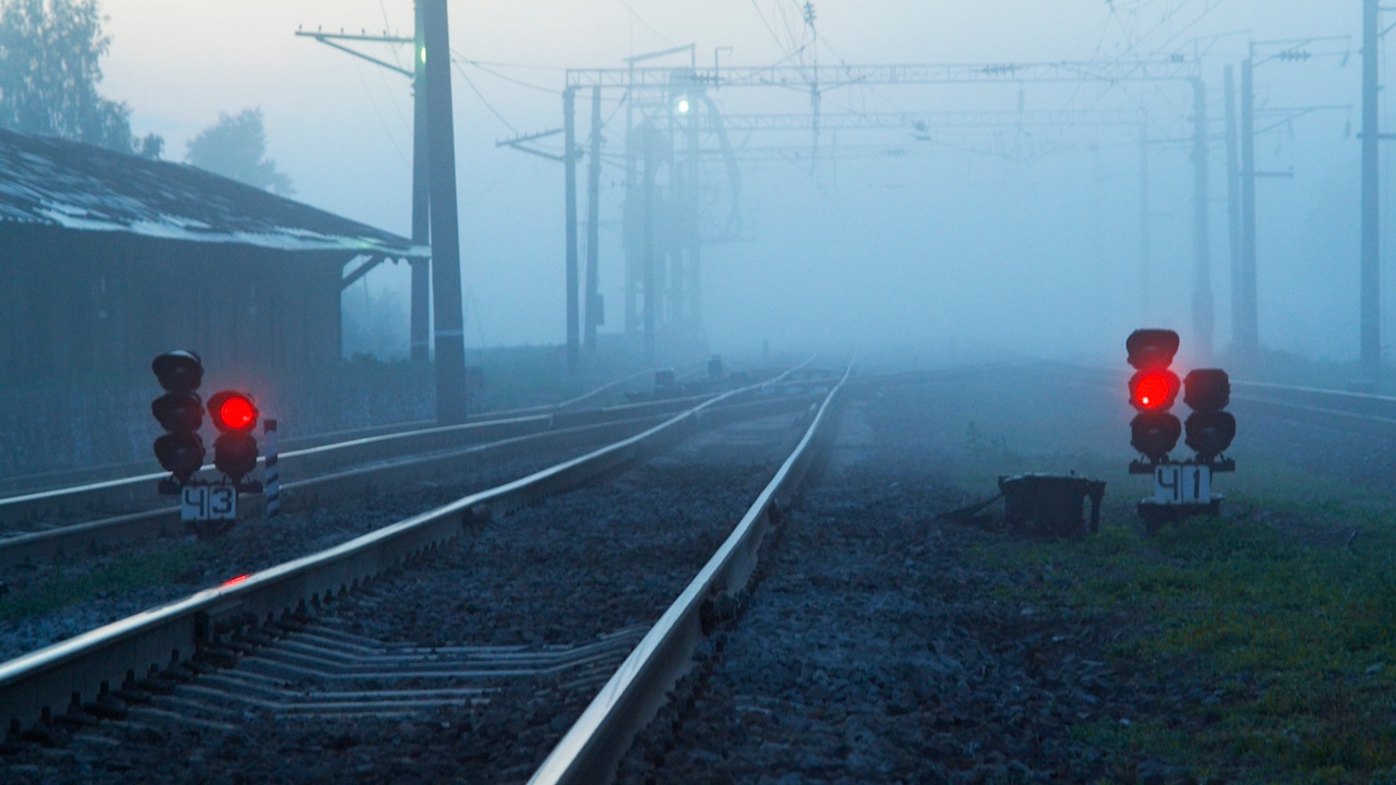 Поезд насмерть сбил ребенка в наушниках в Новосибирской области