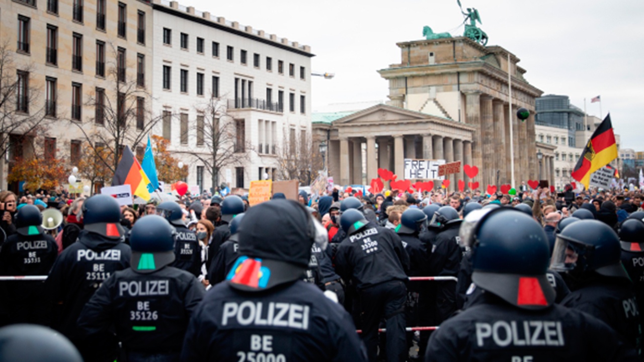 Tagesschau: 200 тысяч человек бастуют на промпредприятиях в Германии