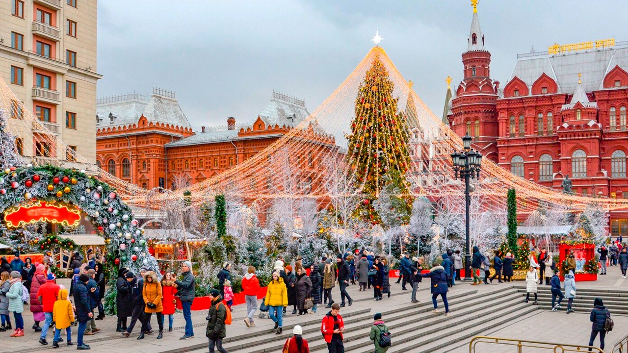 Собянин: Москва направит доходы от новогодних мероприятий на поддержку СВО