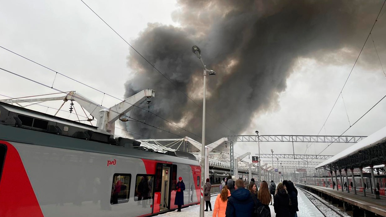 Москва 20 ноября. Пожар на вокзале. Пожар в районе вокзала. Пожар на вокзале 2022.